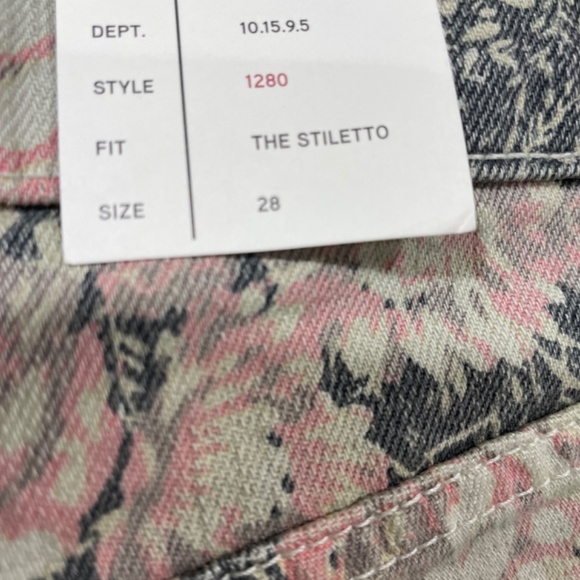 Current Elliott jeans, NWT, size 28 (fit like 27) - Picture 3 of 4